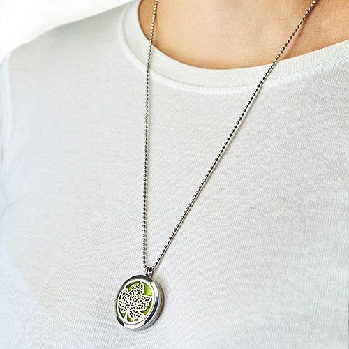 Aromatherapy Diffuser Necklace – Leaf Design | 30mm